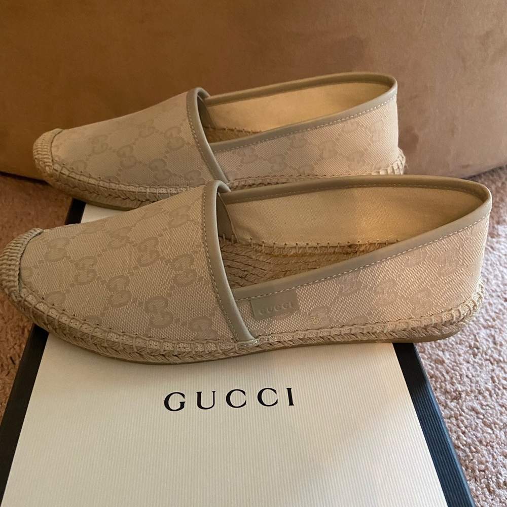 Gucci cream espadrilles size 6.5, with dust bag and box. In excellent condition